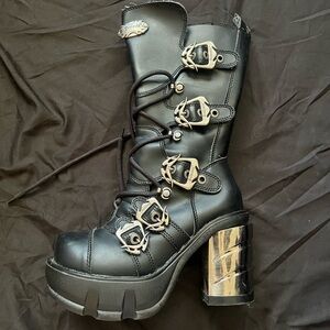 Mid calf Platform Demonias